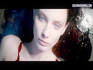 Olwen Catherine Kelly breasts, Nude scene in The Autopsy of Jane Doe (2016) 18