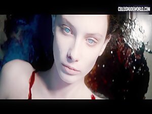 Olwen Catherine Kelly breasts, Nude scene in The Autopsy of Jane Doe (2016) 19