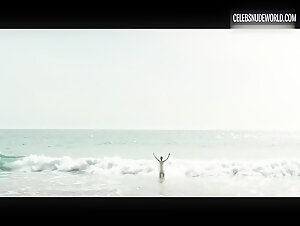 Ingrid García Jonsson Waves, Ocean scene in Acantilado (2016) 17