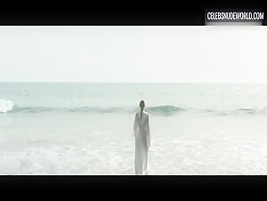 Ingrid García Jonsson Waves, Ocean scene in Acantilado (2016)