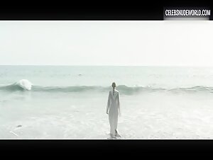 Ingrid García Jonsson Waves, Ocean scene in Acantilado (2016) 5
