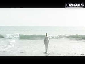 Ingrid García Jonsson Waves, Ocean scene in Acantilado (2016) 6
