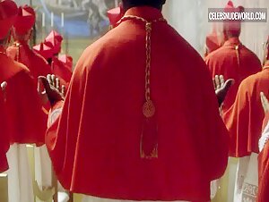 Rayna Tharani breasts, Nude scene in The Young Pope (2016) 18