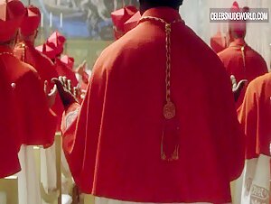 Rayna Tharani breasts, Nude scene in The Young Pope (2016) 19