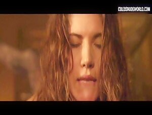 Elena Mirela Nude, Bedroom scene in Blood Trap (2016) 14