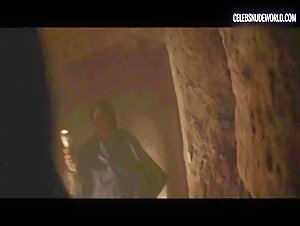 Elena Mirela Bath, Sexy scene in Blood Trap (2016) 17