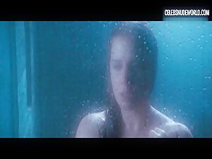 Amy Adams Wet, Shower scene in Nocturnal Animals (2016)