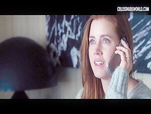 Ellie Bamber, Bobbi Salvör Menuez butt, Nude scene in Nocturnal Animals (2016) 10