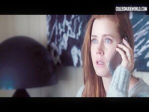 Ellie Bamber, Bobbi Salvör Menuez butt, Nude scene in Nocturnal Animals (2016) 11