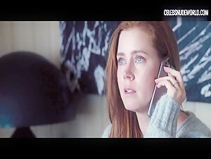 Ellie Bamber, Bobbi Salvör Menuez butt, Nude scene in Nocturnal Animals (2016) 9