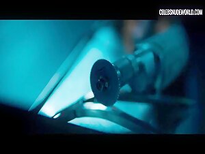 Olwen Catherine Kelly breasts, Nude scene in The Autopsy of Jane Doe (2016) 6
