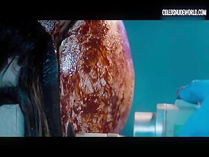 Olwen Catherine Kelly breasts, Nude scene in The Autopsy of Jane Doe (2016) 7