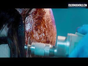 Olwen Catherine Kelly breasts, Nude scene in The Autopsy of Jane Doe (2016) 8