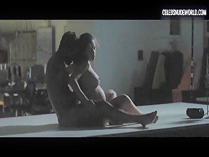 Samya de Lavor Sex, Pregnant scene in Neon Bull (2016) 9