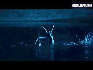 Radhika Apte, Surveen Chawla, Tannishtha Chatterjee Splashing, Nighttime scene in Parched (2016) 16