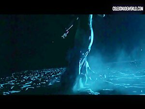 Radhika Apte, Surveen Chawla, Tannishtha Chatterjee Splashing, Nighttime scene in Parched (2016) 2