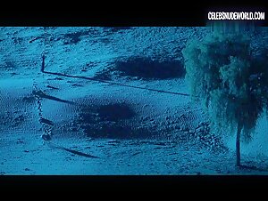 Radhika Apte, Surveen Chawla, Tannishtha Chatterjee Splashing, Nighttime scene in Parched (2016) 3