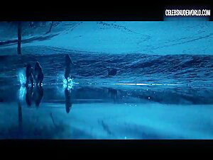 Radhika Apte, Surveen Chawla, Tannishtha Chatterjee Splashing, Nighttime scene in Parched (2016) 7