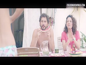 Belen Cuesta Sunglasses scene in Kiki, Love to Love (2016) 3
