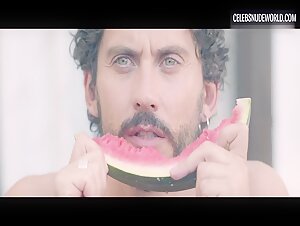 Belen Cuesta Sunglasses scene in Kiki, Love to Love (2016) 5
