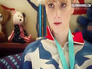 Melissa Rauch Blonde, Masturbating scene in The Bronze (2016) 1
