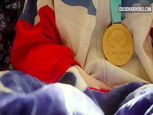 Melissa Rauch Blonde, Masturbating scene in The Bronze (2016) 12