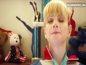 Melissa Rauch Blonde, Masturbating scene in The Bronze (2016) 17