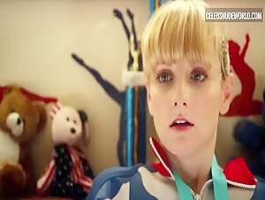 Melissa Rauch Blonde, Masturbating scene in The Bronze (2016) 5